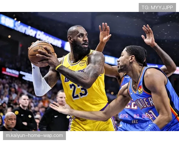 湖人防守端末节崩盘 无法限制雷霆多点开花 湖人防守端末节崩盘 无法限制雷霆多点开花